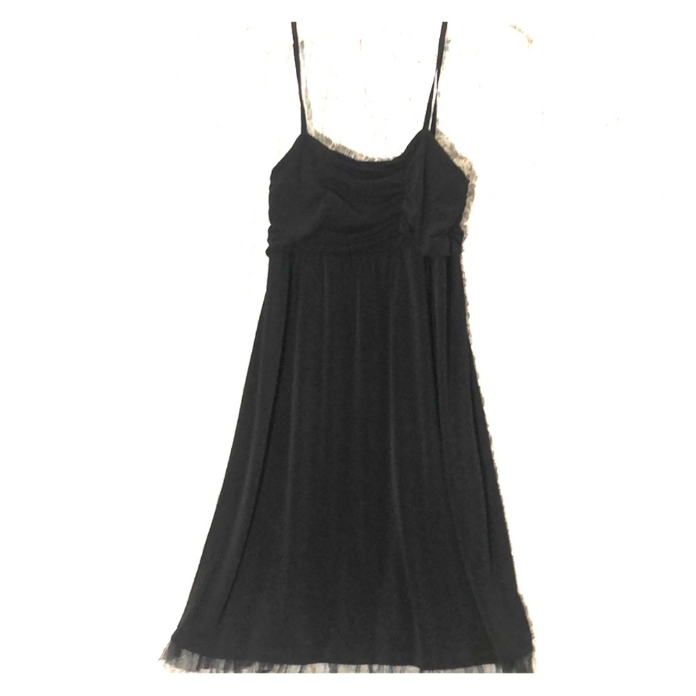 Spaghetti straps dress for girls.